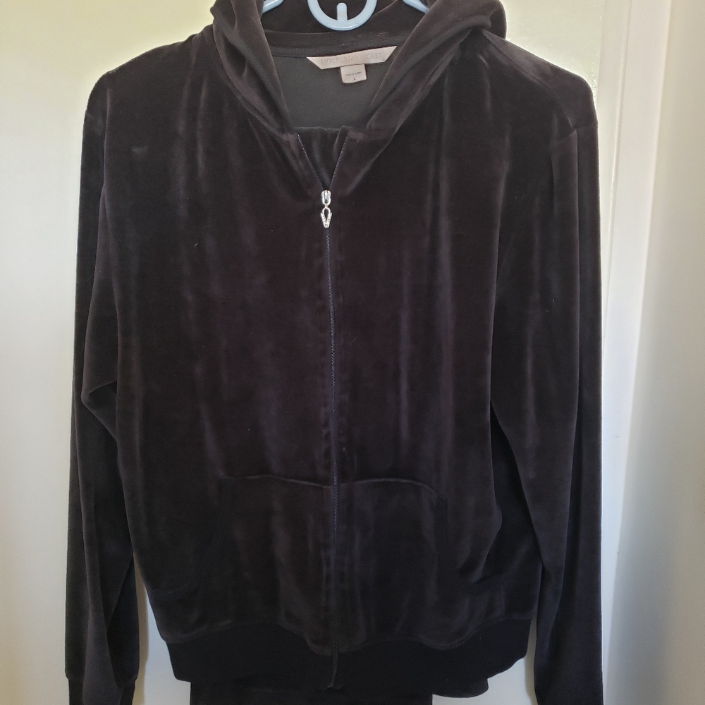 Front zip hoodie
